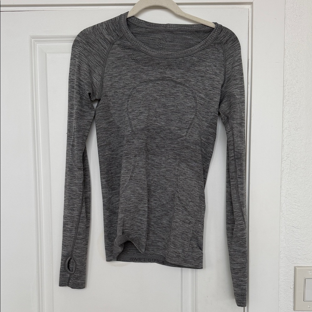 LULULEMON SWIFTLY TECH -GRAY